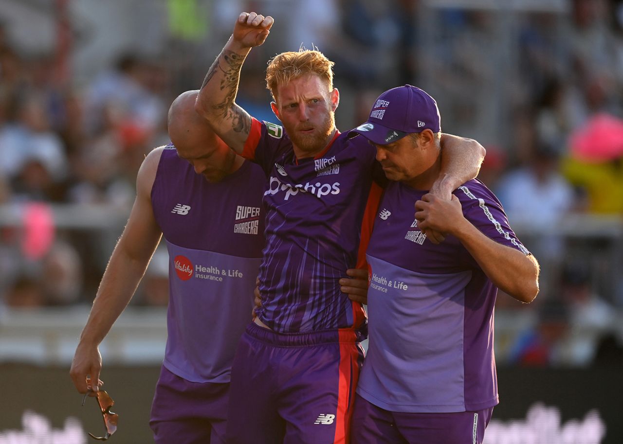 Ben Stokes retired hurt with an injury during the run chase, Manchester Originals vs Northern Superchargers, The Hundred (men's), Emirates Old Trafford, August 11, 2024