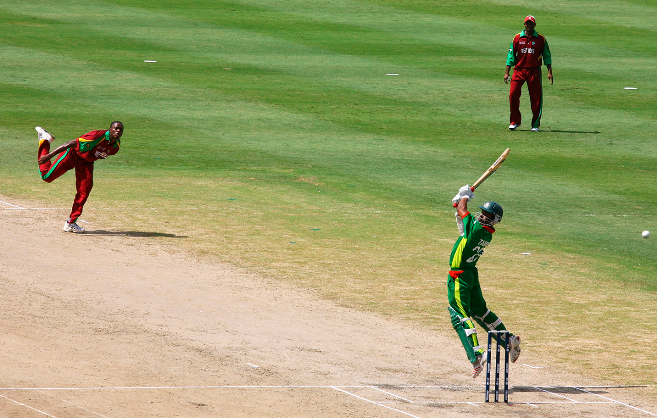 Tamim Iqbal jumps up to try to reach a short ball from Daren Powell, West Indies v Bangladesh, Super Eights, April 19, 2007