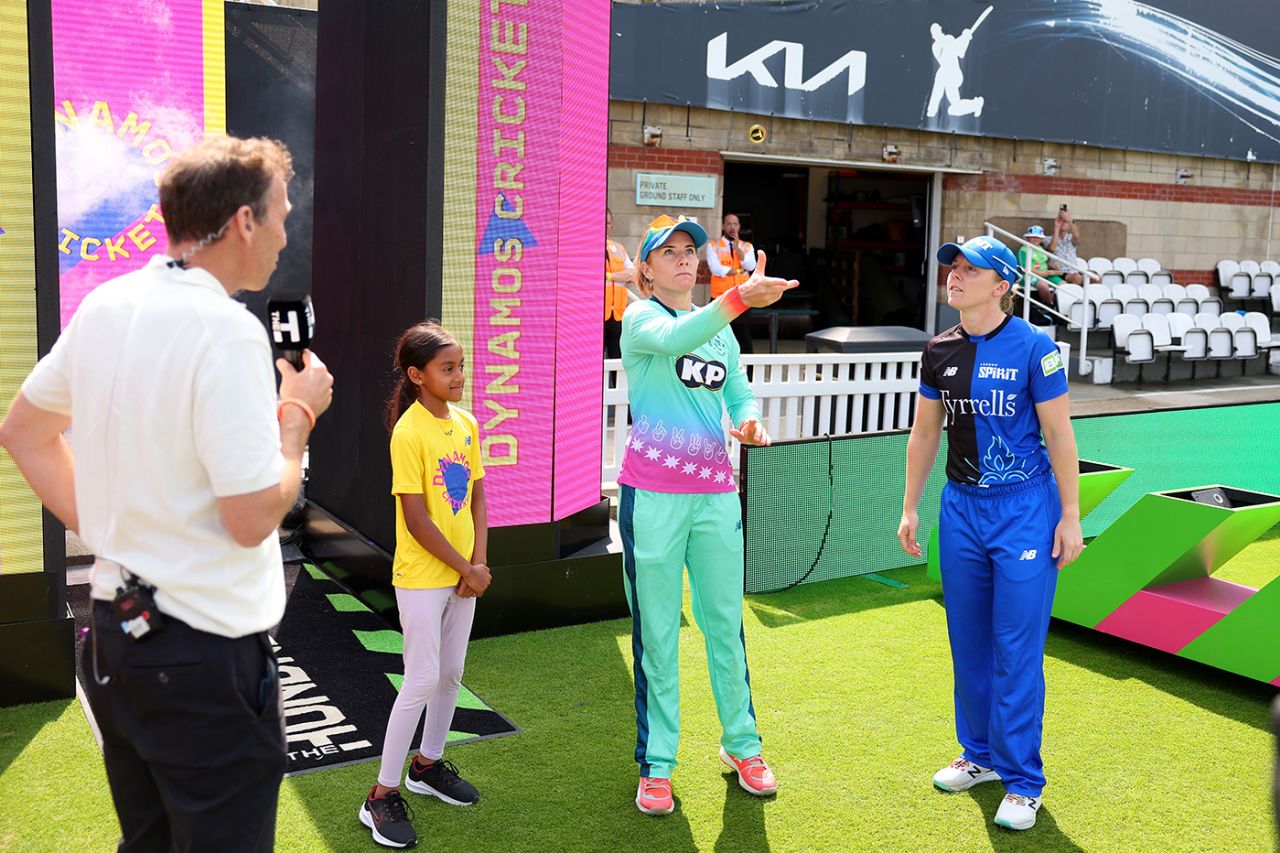 Lauren Winfield-Hill tosses the coin, Oval Invincibles vs London Spirit, Women's Hundred Eliminator, The Oval, August 17, 2024