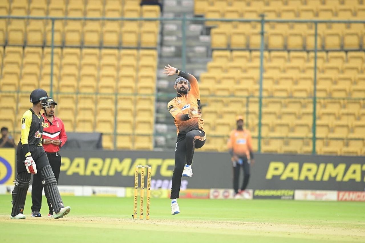 KC Cariappa took a match-winning 2 for 30 in a rain-affected game, Hubli Tigers vs Shivamogga Lions, Maharaja T20, Bengaluru, August 20, 2024