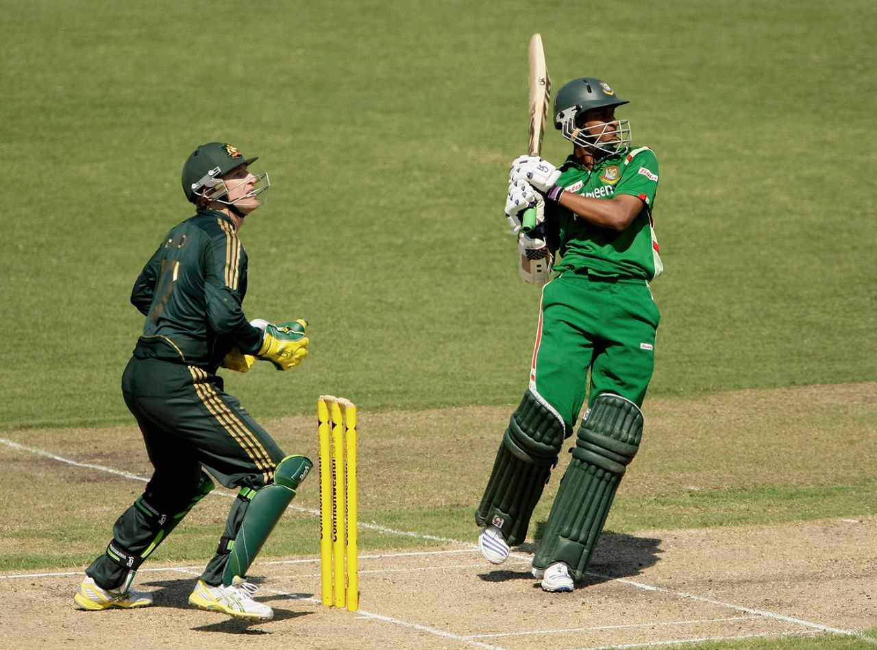 Tamim Iqbal pulls during his 63, Australia vs Bangladesh, 3rd ODI, Darwin, September 6, 2008