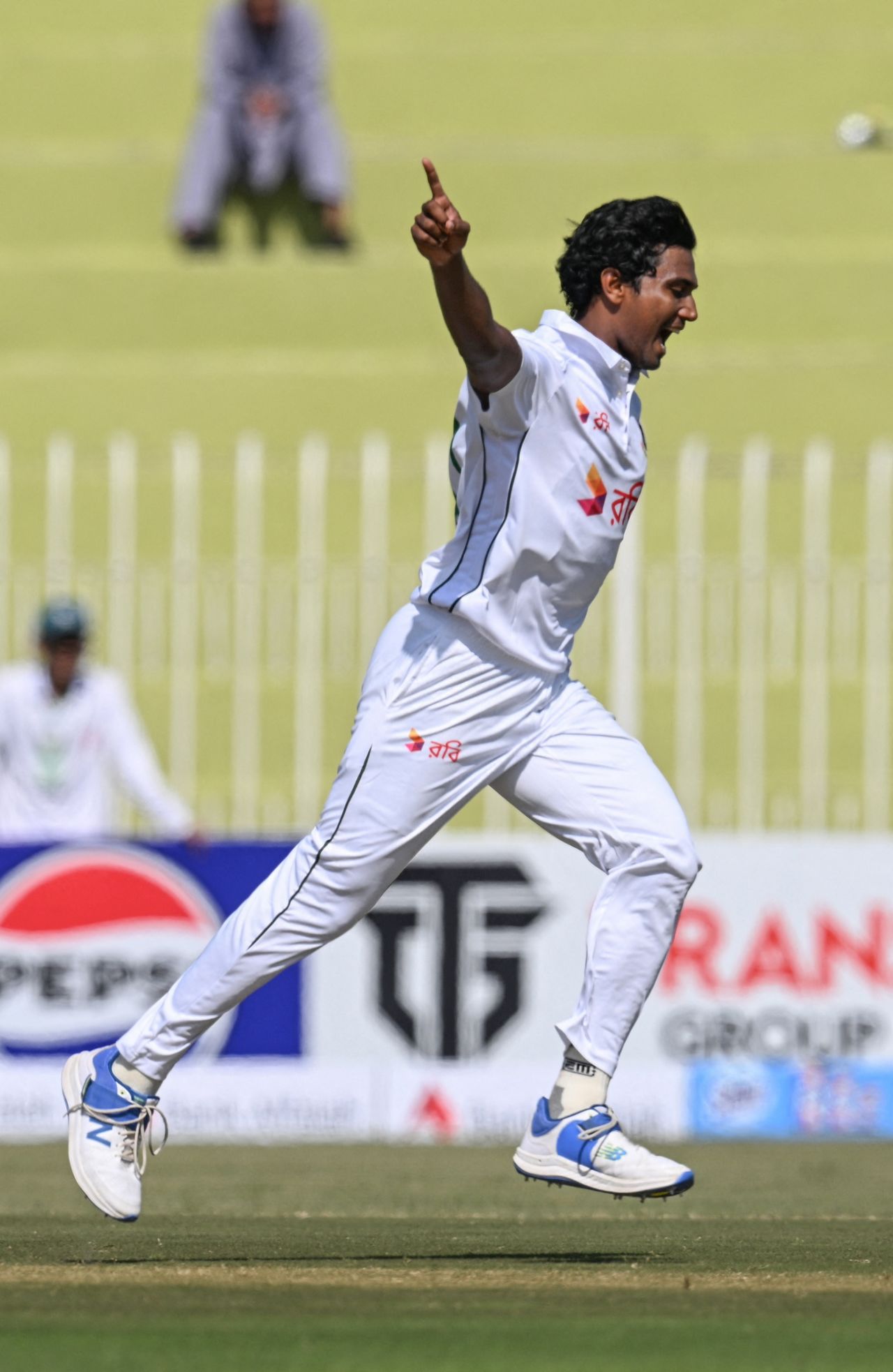 Hasan Mahmud celebrates after sending back Abdullah Shafique, Pakistan vs Bangladesh, 1st Test, Rawalpindi, 1st day, August 21, 2024