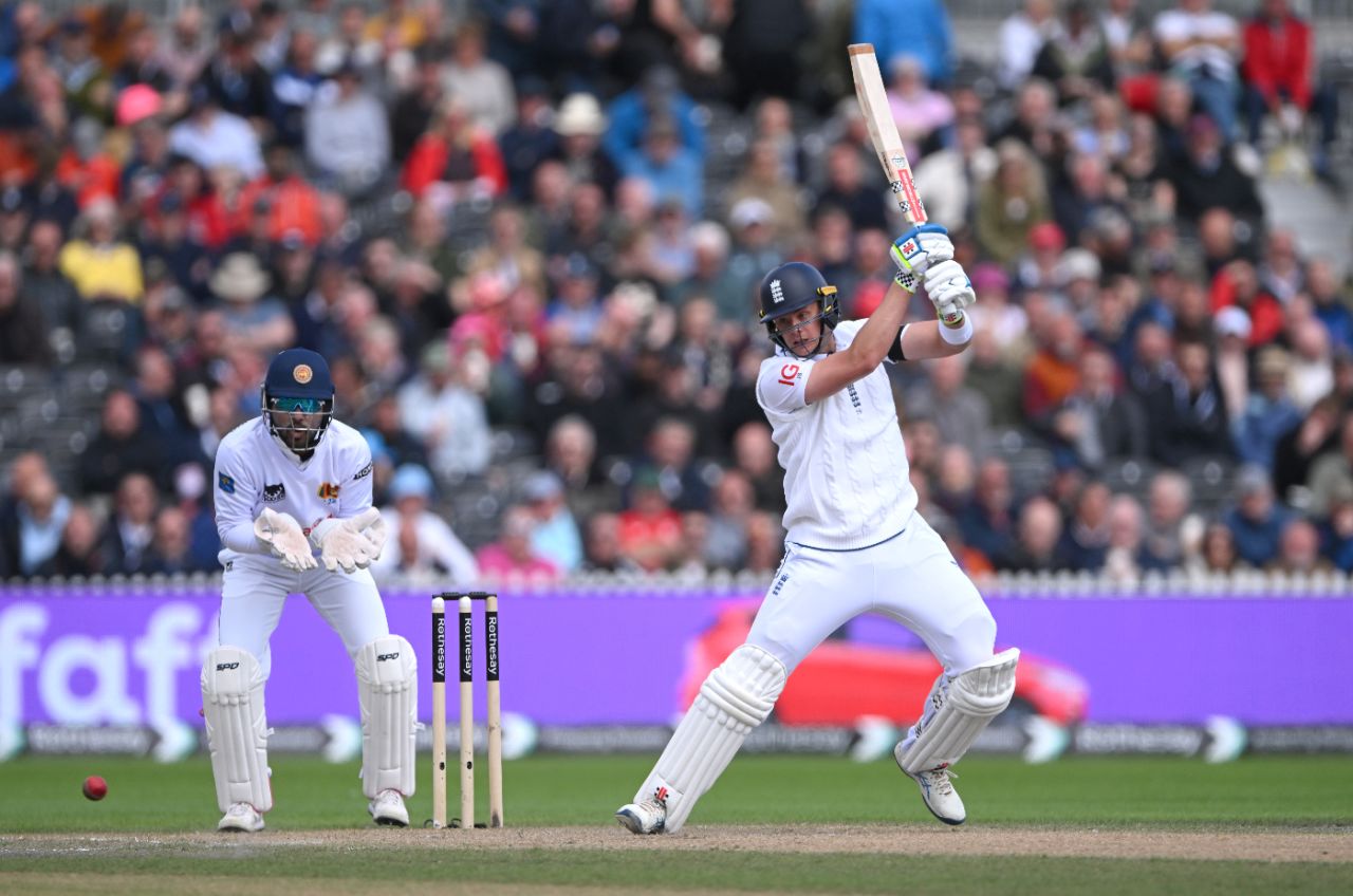 Jamie Smith cuts through the off side, England vs Sri Lanka, 1st Test, Emirates Old Trafford, 3rd day, August 23, 2024