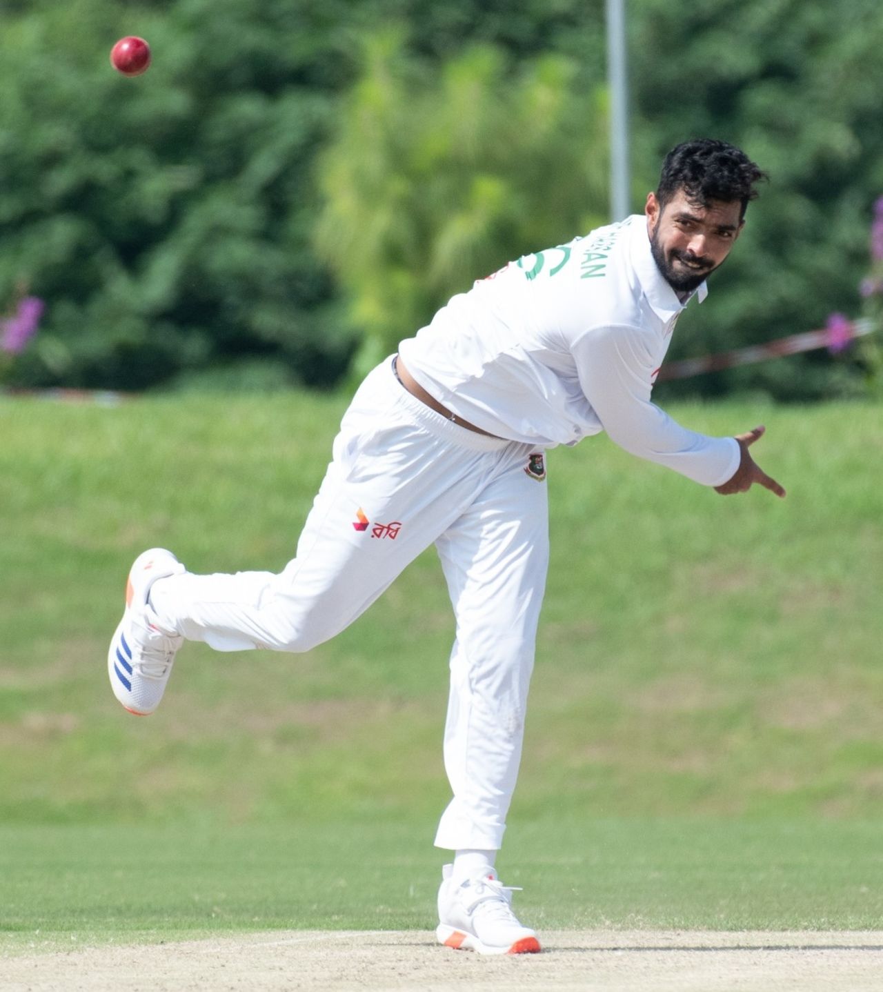 Saif Hassan bowls his offbreaks, Pakistan A vs Bangladesh A, 2nd four-day match, Islamabad, 4th day, August 23, 2024