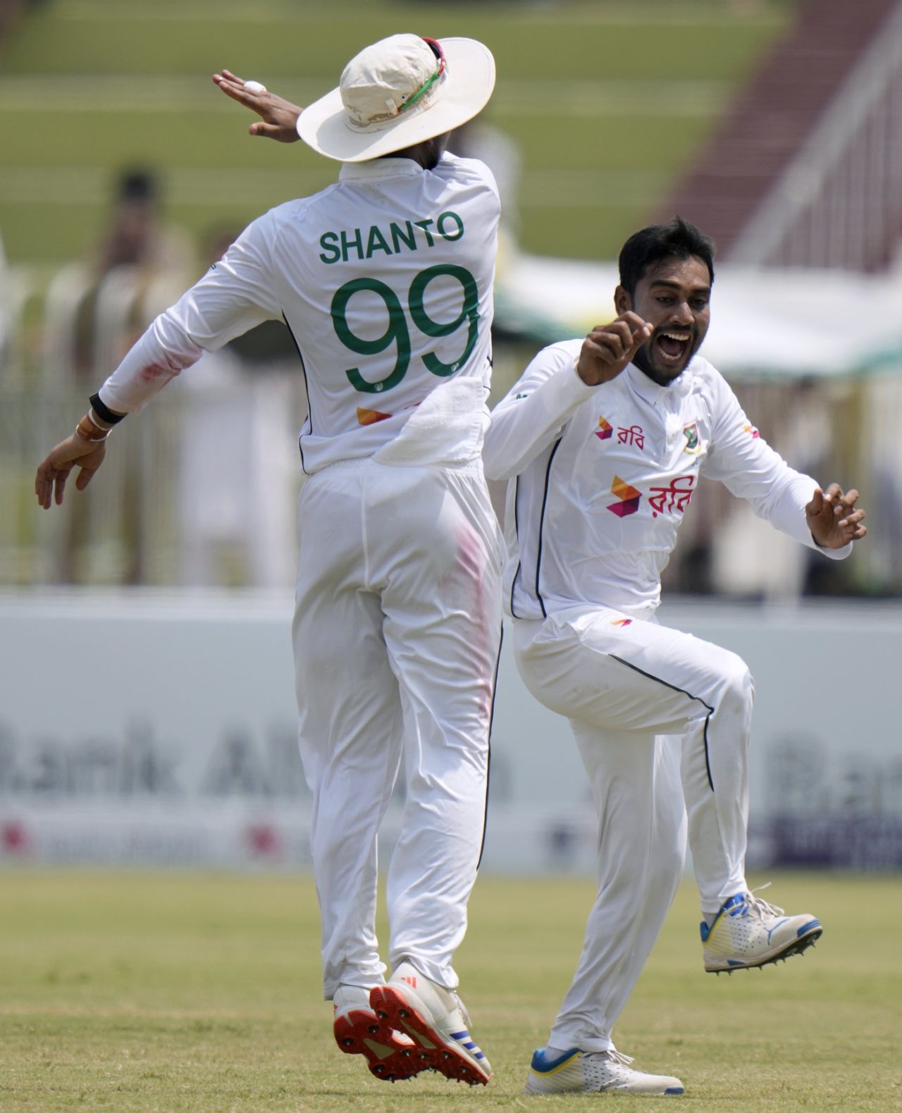 Mehidy Hasan Miraz dismissed Agha Salman for a first-ball duck, Pakistan vs Bangladesh, 1st Test, Rawalpindi, 5th day, August 25, 2024