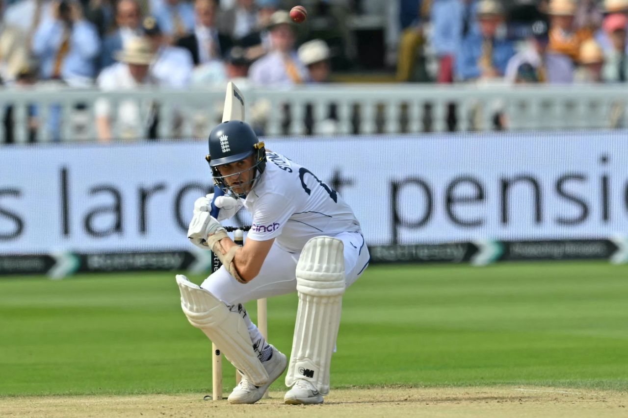 Olly Stone helped England stretch their total past 400, England vs Sri Lanka, 2nd Test, Lord's, 2nd day, August 30, 2024