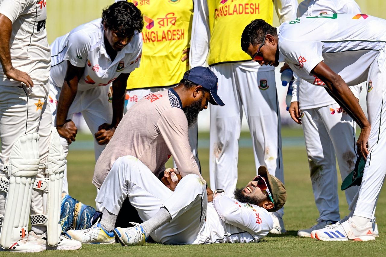 Mushfiqur Rahim hurt his shoulder, and walked off the field, Pakistan vs Bangladesh, 2nd Test, Rawalpindi, 2nd day, August 31, 2024