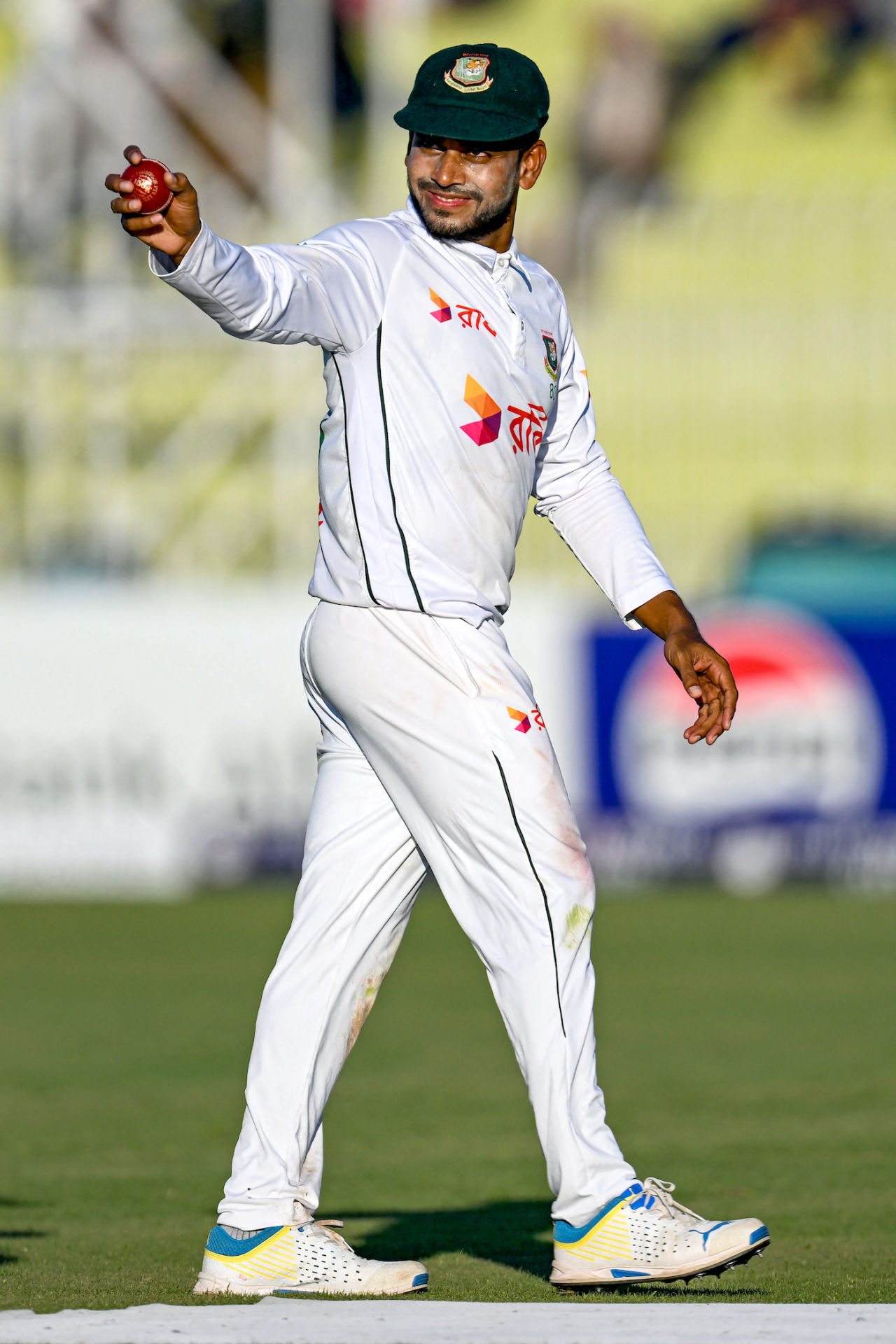 Mehidy Hasan Miraz shows off his souvenir after taking 5 for 61, Pakistan vs Bangladesh, 2nd Test, Rawalpindi, 2nd day, August 31, 2024
