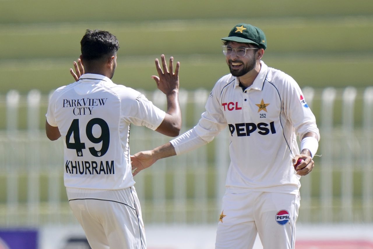 Khurram Shahzad and Abrar Ahmed celebrate after getting rid of Zakir Hasan, Pakistan vs Bangladesh, 2nd Test, Rawalpindi, 3rd day, September 1, 2024