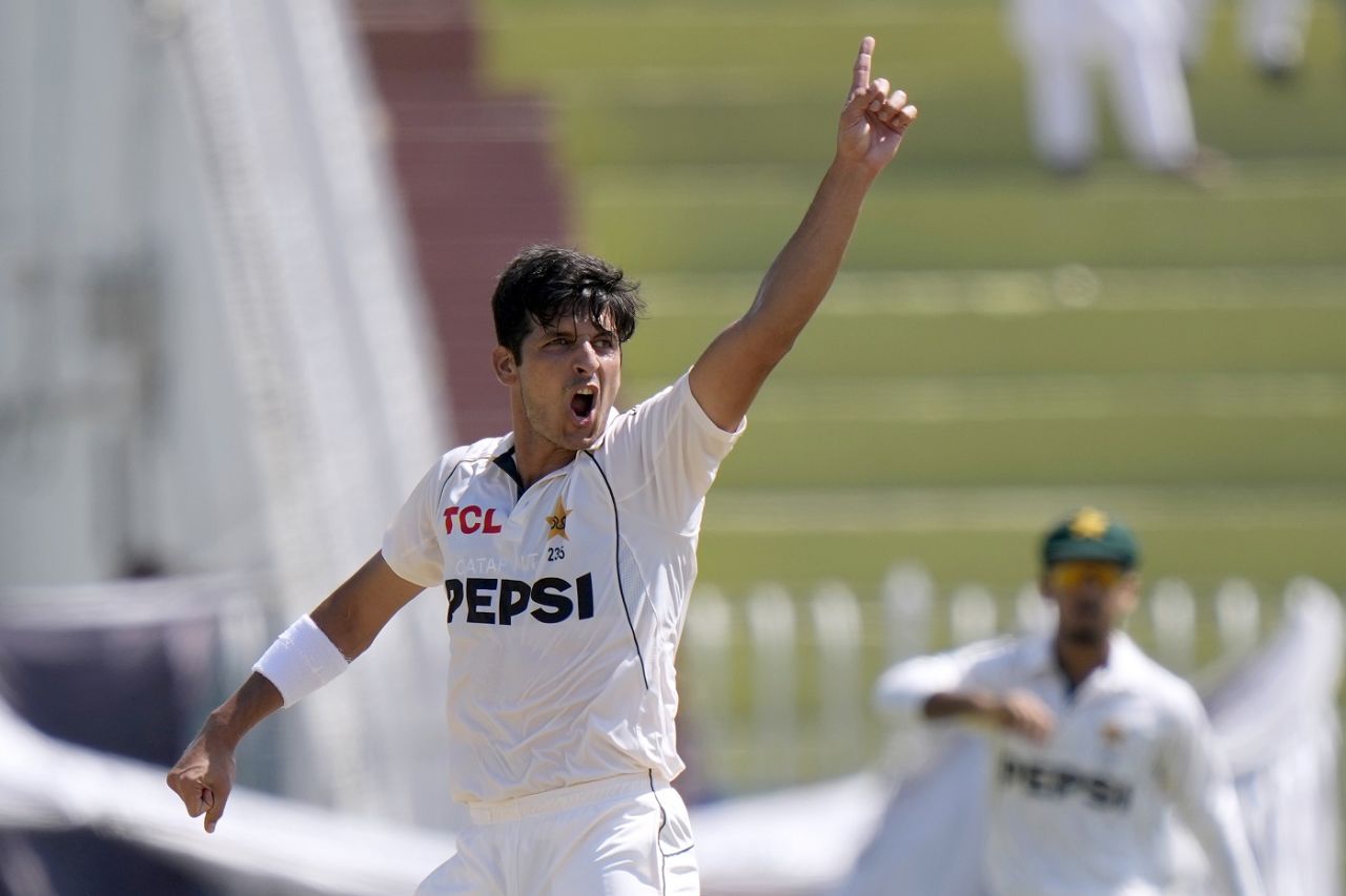 Mir Hamza struck in consecutive overs, Pakistan vs Bangladesh, 2nd Test, Rawalpindi, 3rd day, September 1, 2024