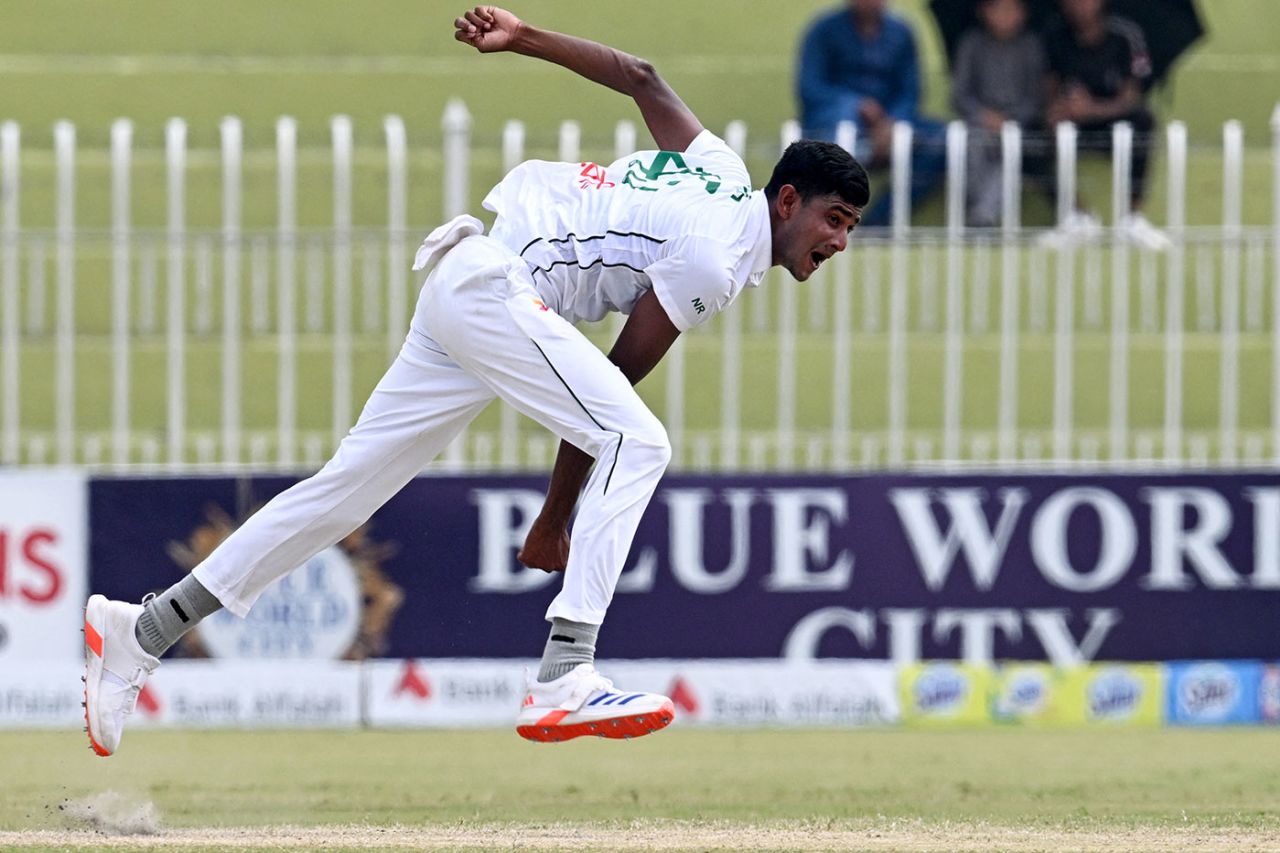 Nahid Rana bowls, Pakistan vs Bangladesh, 1st Test, Rawalpindi, 5th day, August 25, 2024