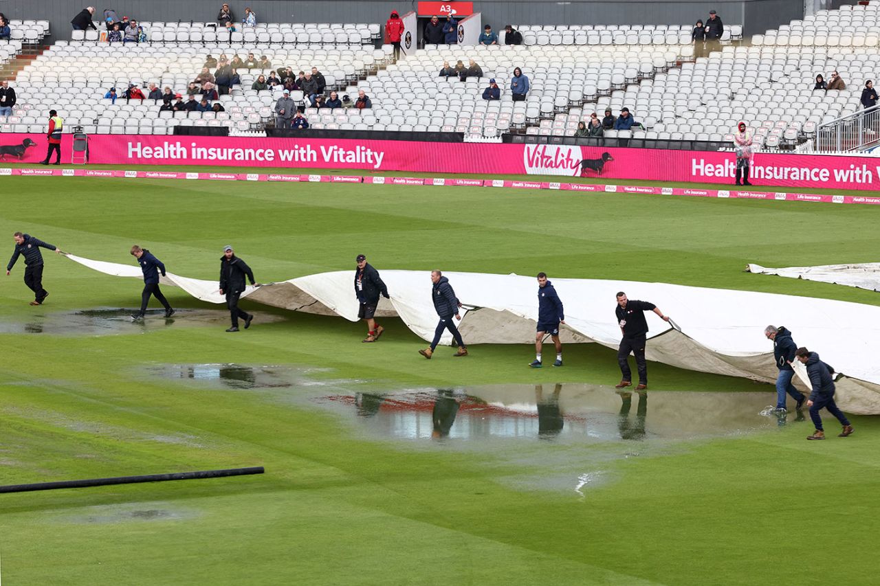 There was some hope of play as the covers were removed, England vs Australia, 3rd T20I, Old Trafford, September 15, 2024