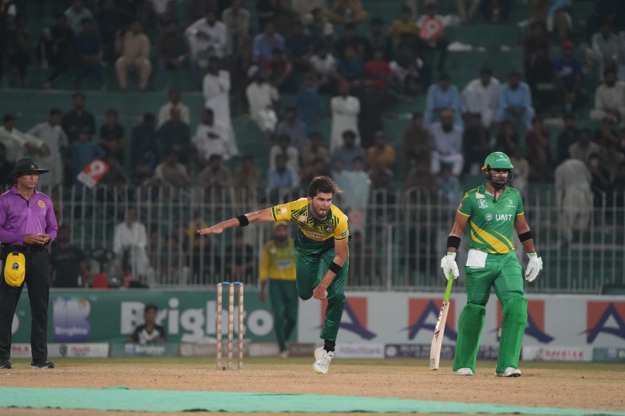 Shaheen Afridi bowls as Iftikhar Ahmed watches, Lions vs Markhors, Champions One-Day Cup, Faisalabad, September 20, 2024