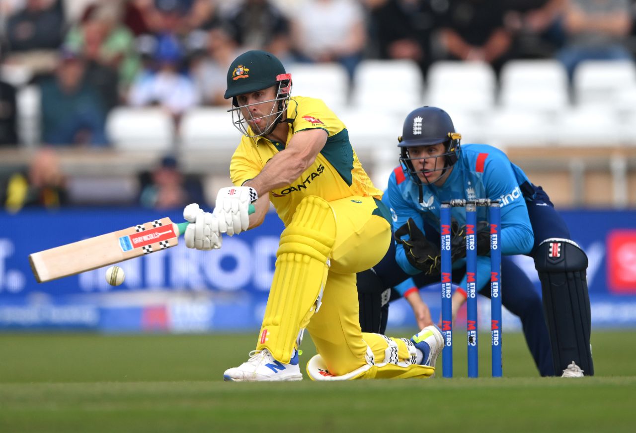 Mitchell Marsh lines up a slog-sweep, England vs Australia, 2nd ODI, Headingley, September 21, 2024