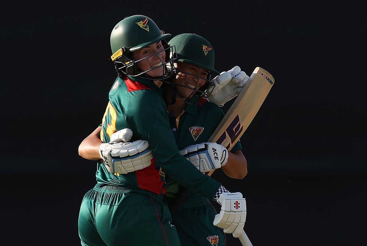 Maisy Gibson and Callie Wilson celebrate Tasmania's one-wicket win, Western Australia vs Tasmania, WNCL, September 26, 2024