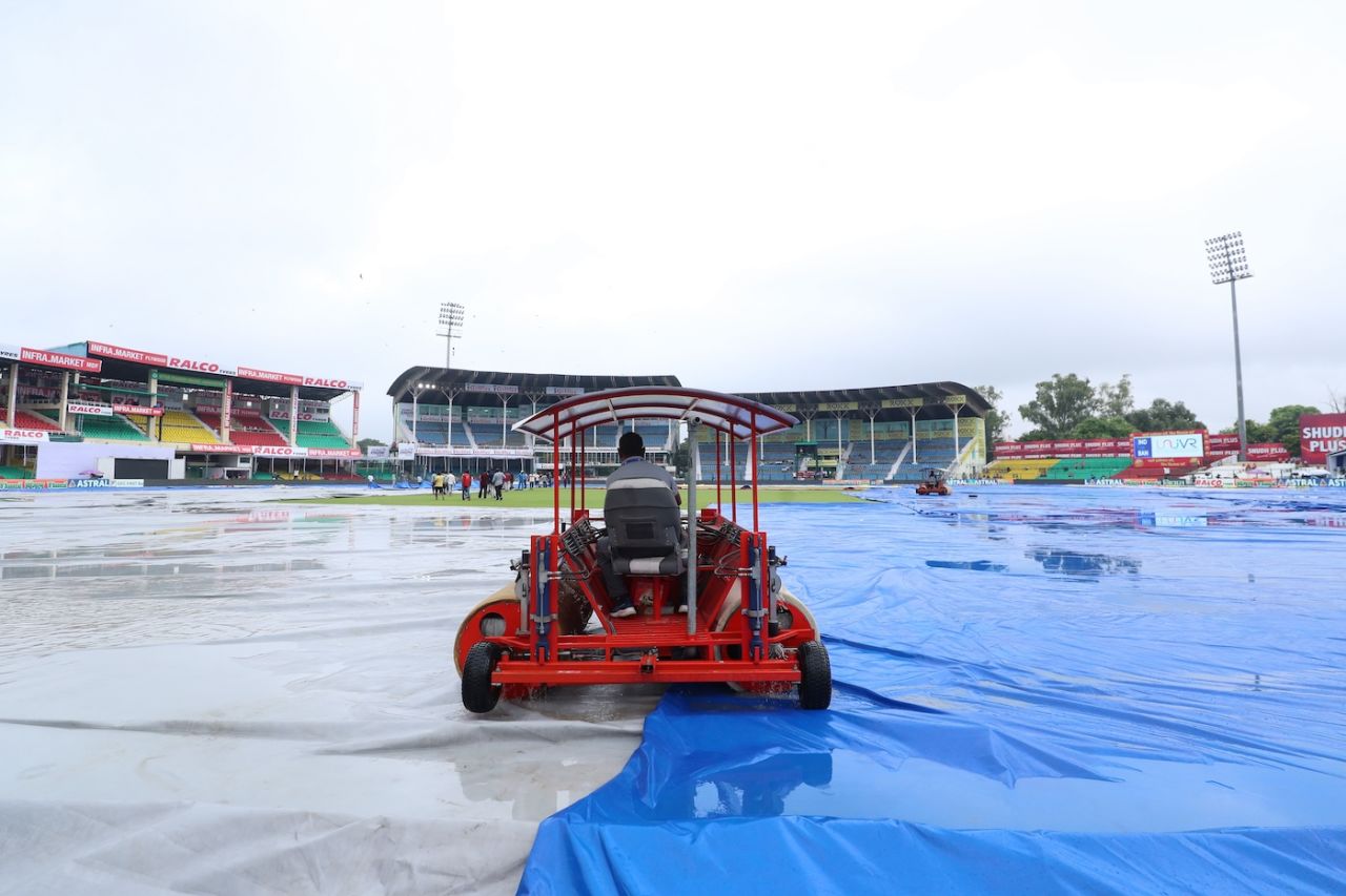 The super sopper was at work early in the day, India vs Bangladesh, 2nd Test, 1st day, Kanpur, September 27, 2024