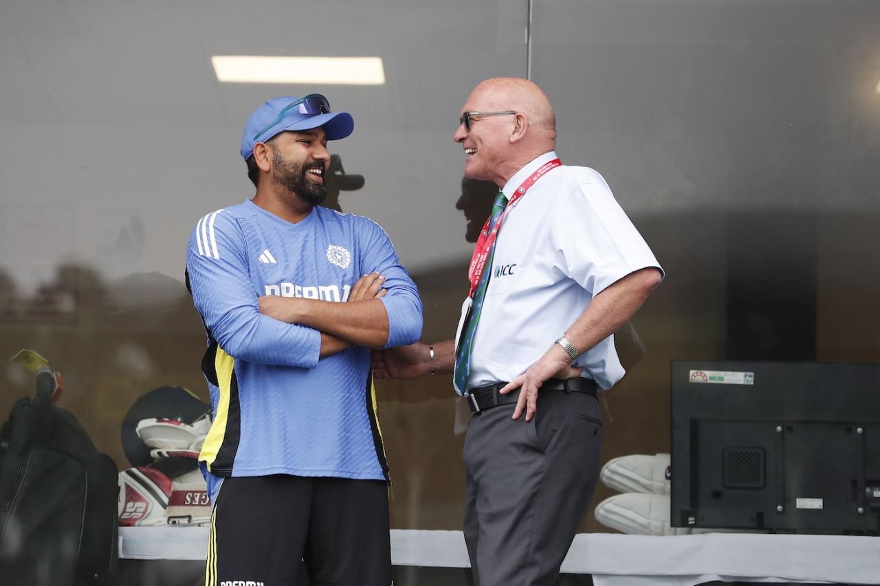 Rohit Sharma had a light-hearted chat with match referee Jeff Crowe, India vs Bangladesh, 2nd Test, 1st day, Kanpur, September 27, 2024