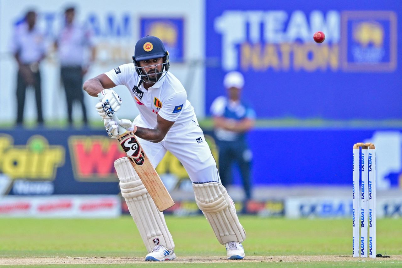 Kamindu Mendis punches one off the off side, Sri Lanka vs New Zealand, 2nd Test, 2nd day, Galle, September 27, 2024