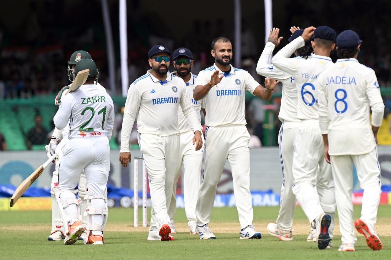 Akash Deep had Zakir Hasan caught early in his opening spell, India vs Bangladesh, 2nd Test, 1st day, Kanpur, September 27, 2024
