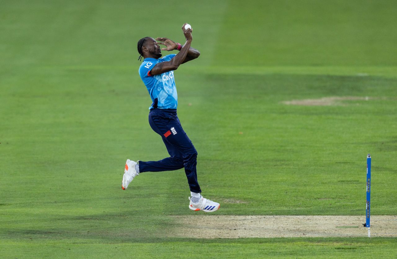 Jofra Archer bowled a fiery new-ball spell, England vs Australia, 4th ODI, Lord's, September 27, 2024