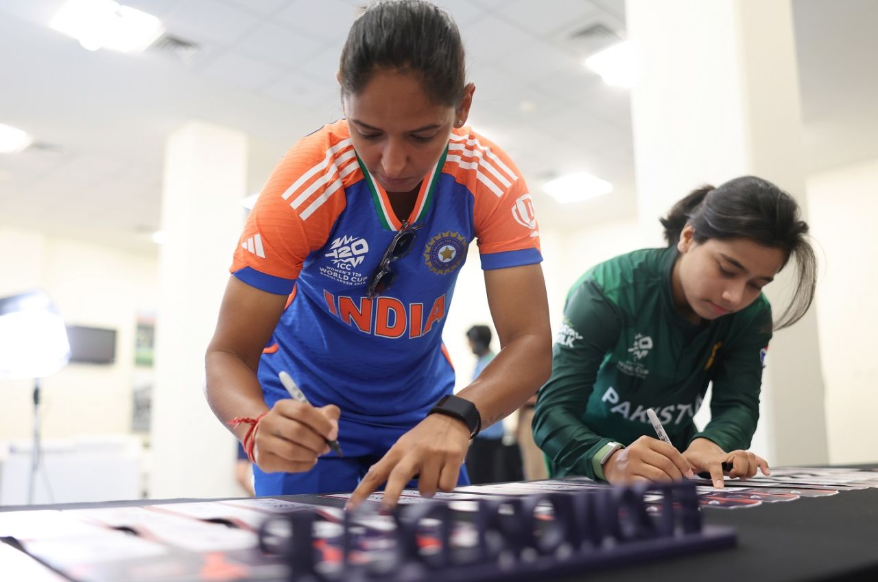 Harmanpreet Kaur and Fatima Sana at the Captains' Photocall, Women's T20 World Cup, Dubai, October 2, 2024