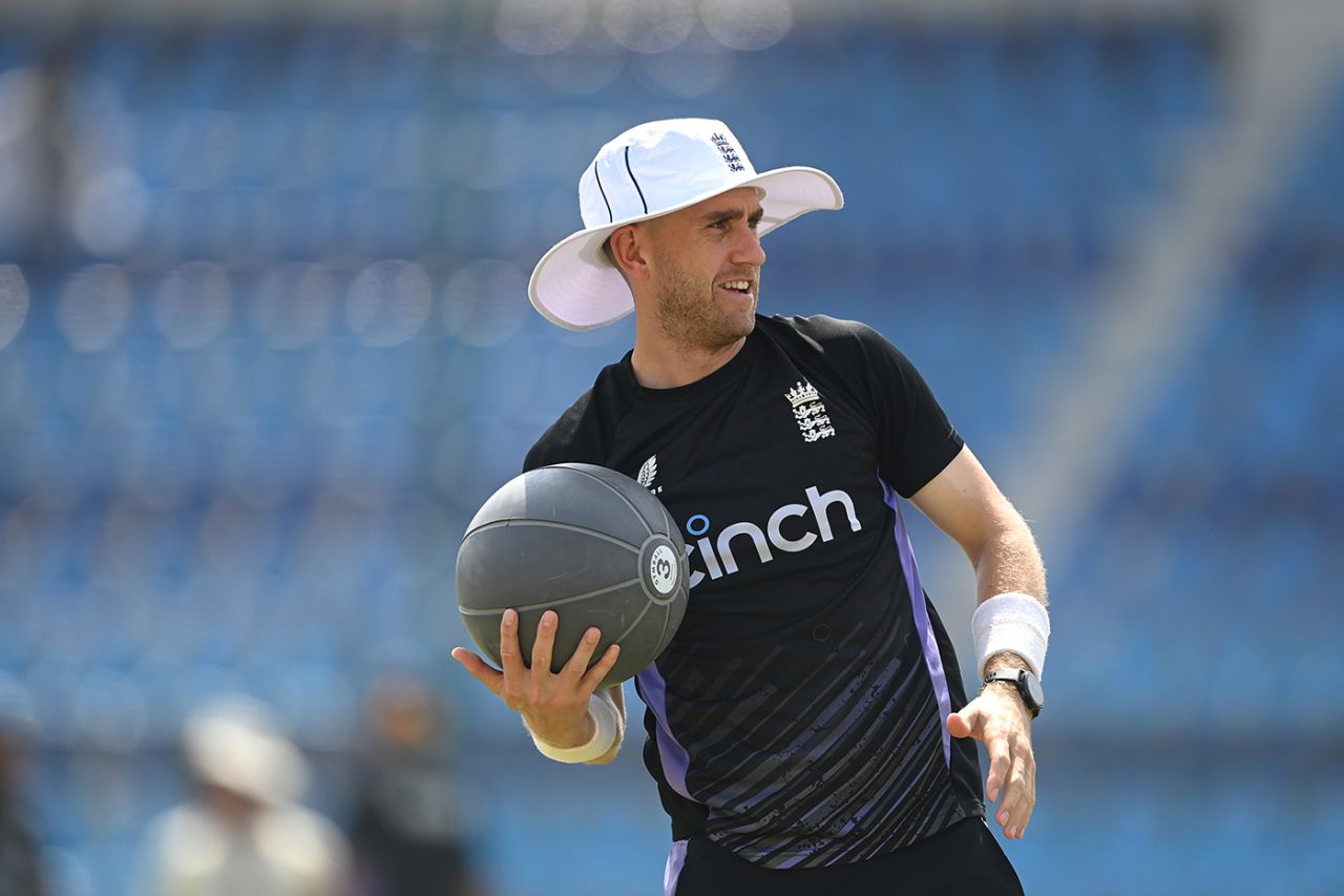 Olly Stone trains with a medicine ball, Multan, October 4, 2024