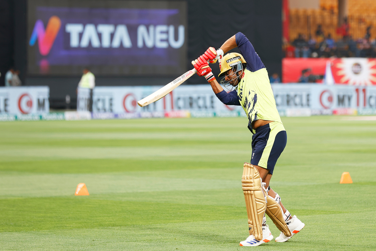 Shashank Singh warms up, Punjab Kings vs Royal Challengers Bengaluru, IPL 2024, Dharamsala, May 9, 2024