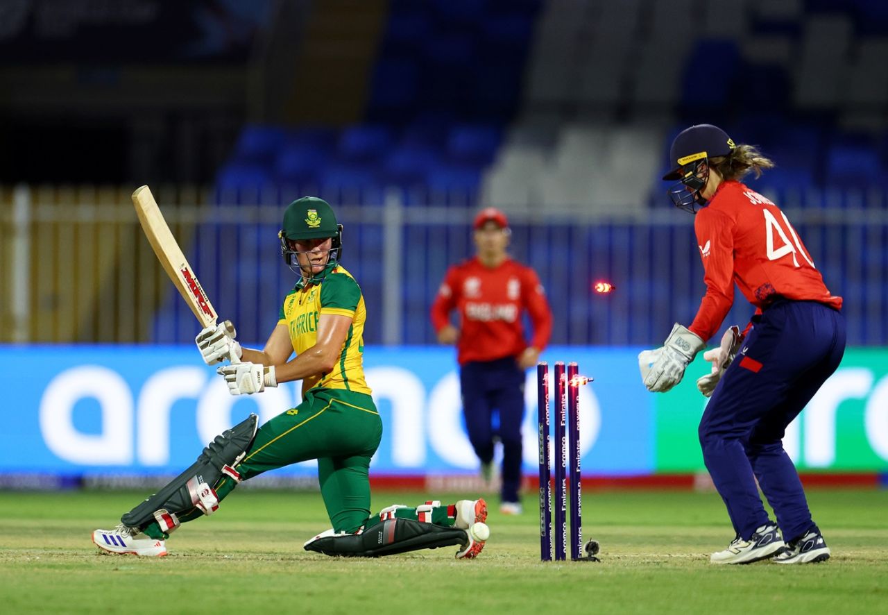Anneke Bosch was bowled trying to scoop, England vs South Africa, Group B, Women's T20 World Cup, Sharjah, October 7, 2024