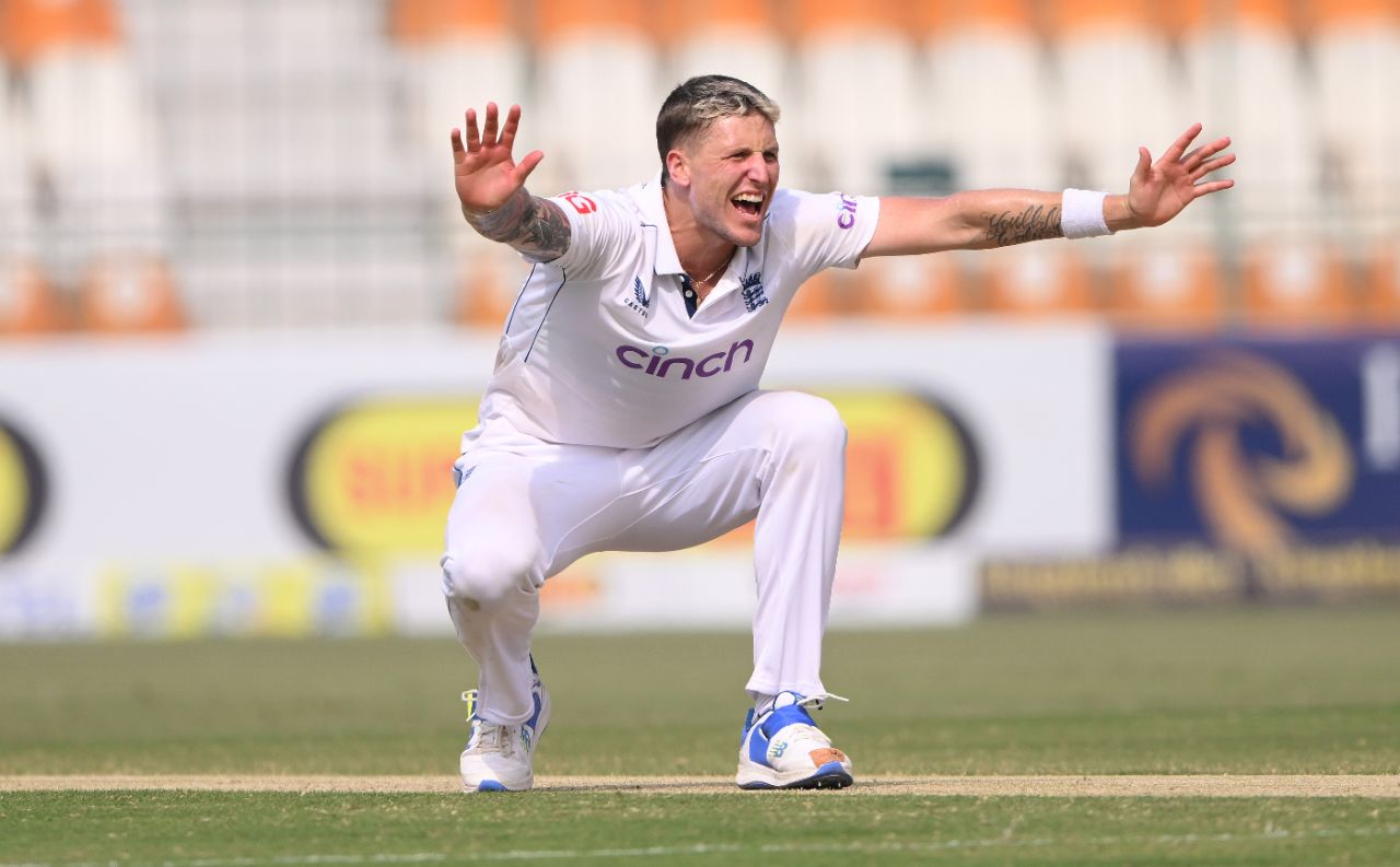 Brydon Carse appeals for the wicket of Aamer Jamal, Pakistan vs England, 1st Test, Multan, 2nd day, October 8, 2024