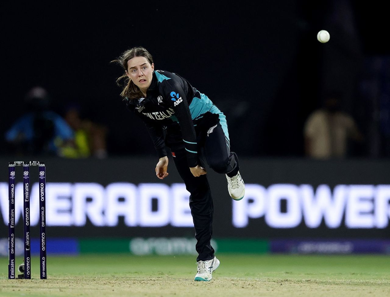 Fran Jonas tosses one up, Australia vs New Zealand, Group A, Women's T20 World Cup, Sharjah, October 8, 2024