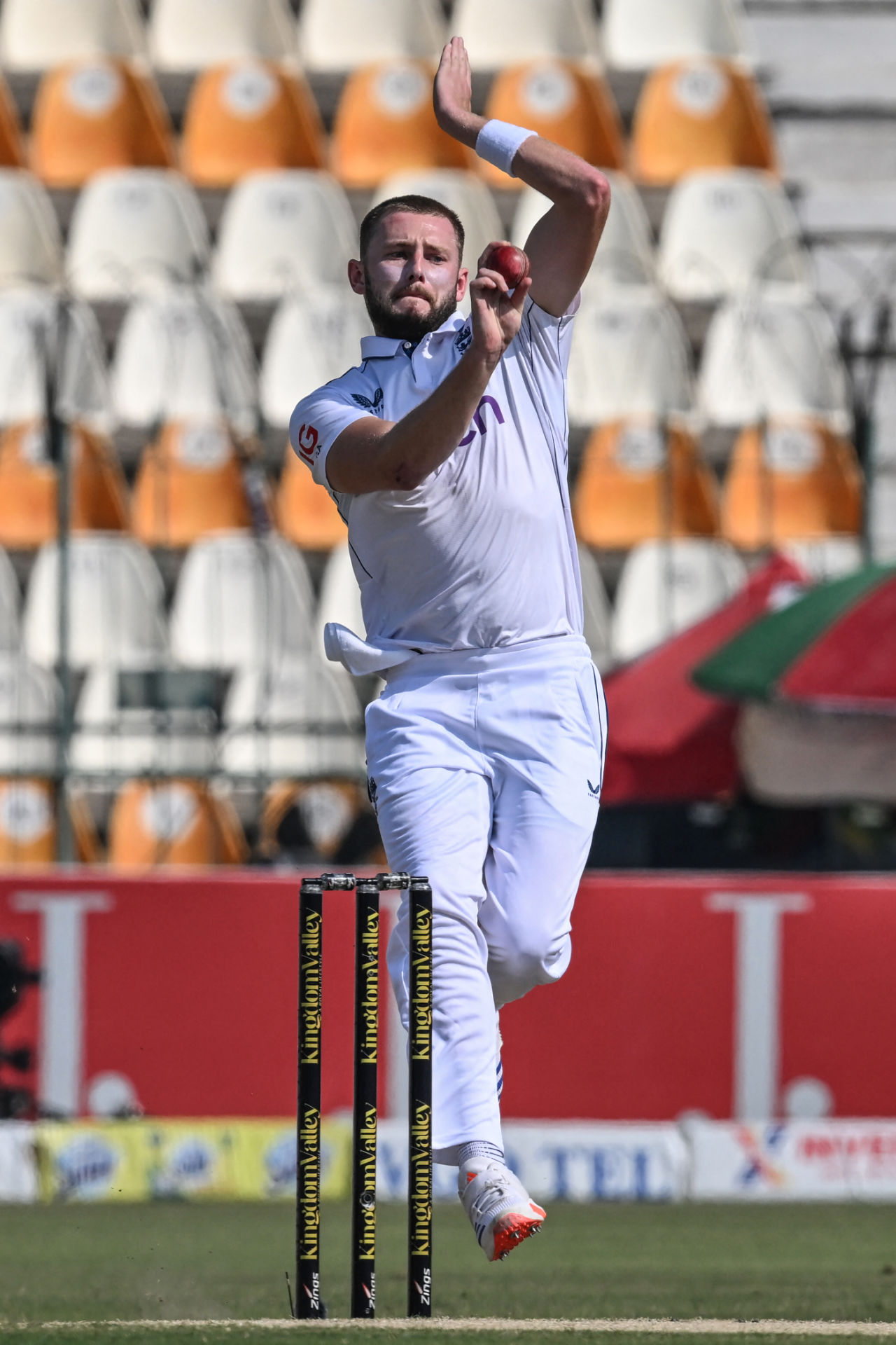 Gus Atkinson bowls on the final day in Multan, Pakistan vs England, 1st Test, Multan, 5th day, October 11, 2024