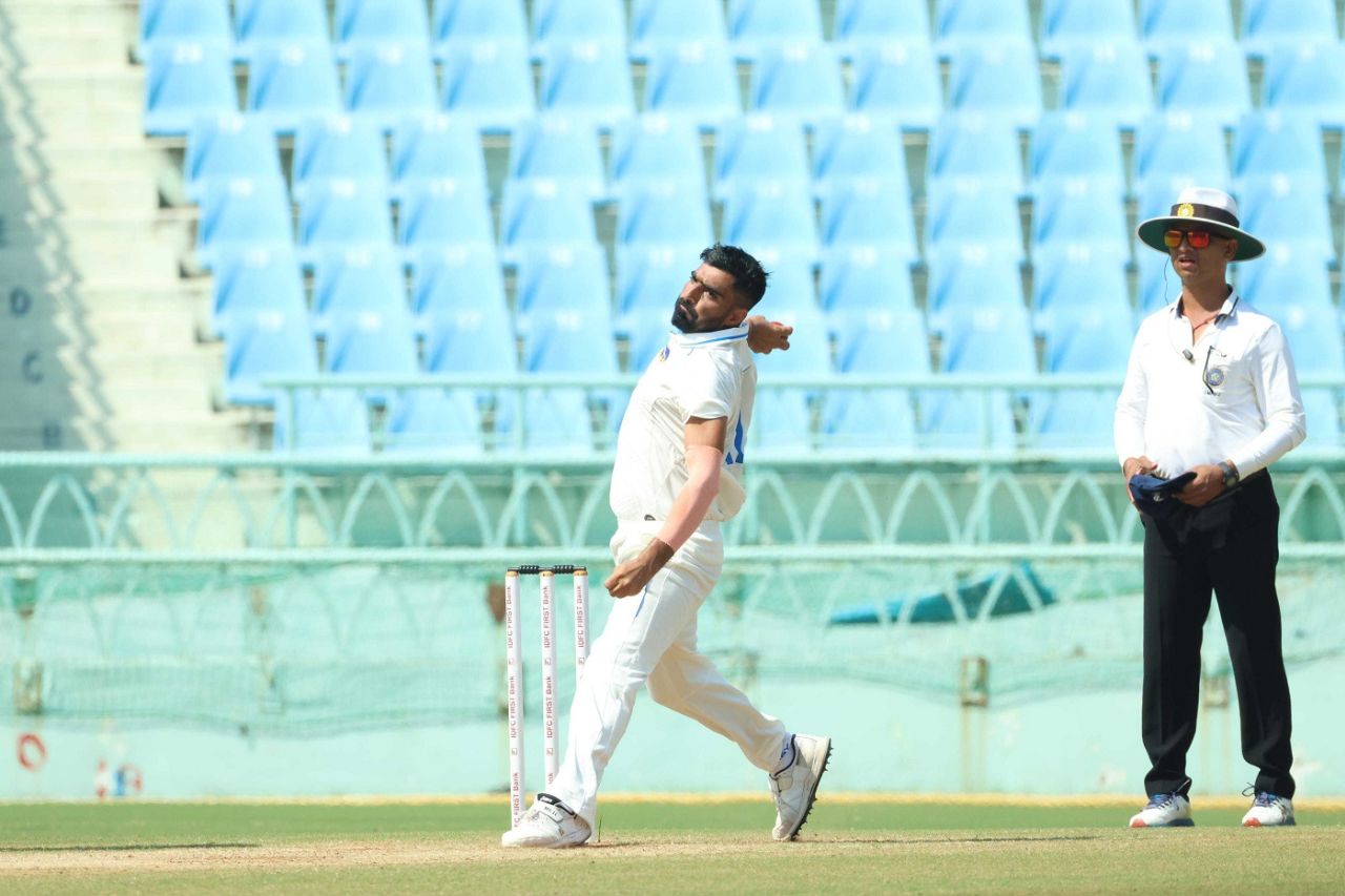 Mohammed Kaif bends his back, Uttar Pradesh vs Bengal, Ranji Trophy 2024-25, Lucknow, 2nd day, October 12, 2024