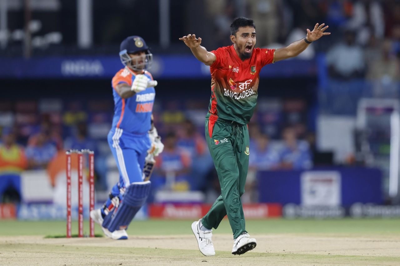 Tanzim Hasan Sakib appeals for an lbw, India vs Bangladesh, 3rd T20I, Hyderabad, October 12, 2024