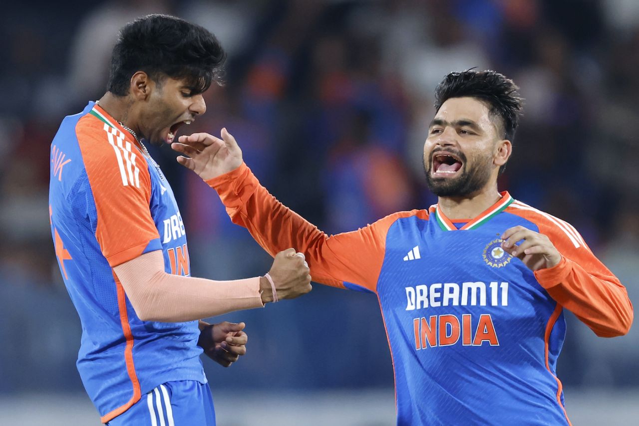 Mayank Yadav struck on the first ball of the innings, India vs Bangladesh, 3rd T20I, Hyderabad, October 12, 2024