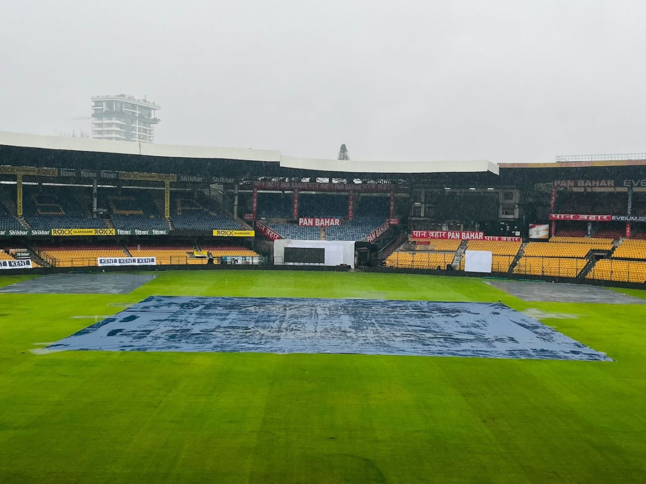 The teams stayed put in their hotels with rain drenching the M Chinnaswamy Stadium, India vs New Zealand, 1st Test, Bengaluru, October 15, 2024