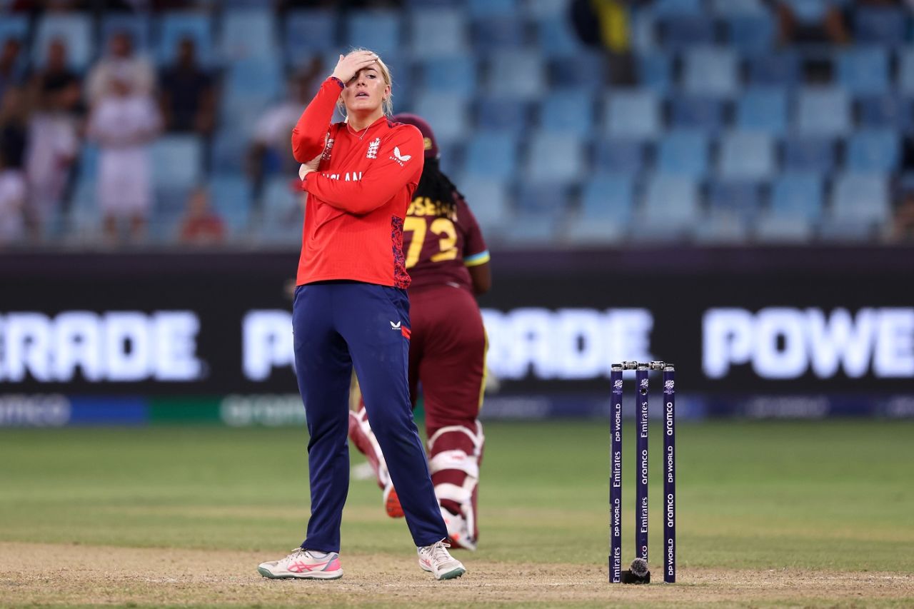 Sarah Glenn reacts to England's sloppy fielding, England vs West Indies, Women's T20 World Cup, Dubai, October 15, 2024