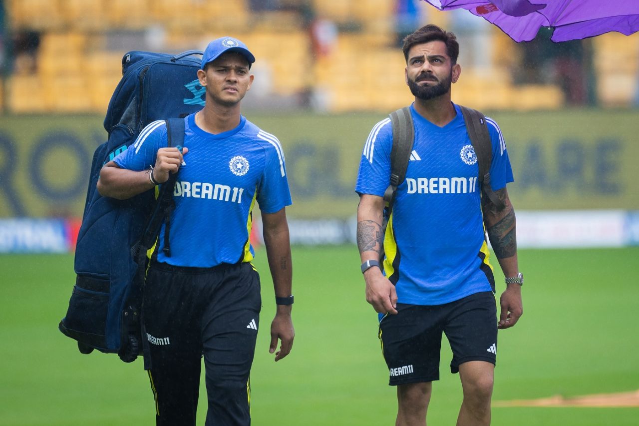 Yashasvi Jaiswal and Virat Kohli take a stroll around the Chinnaswamy Stadium, India vs New Zealand, 1st Test, Bengaluru, 1st day, October 16, 2024