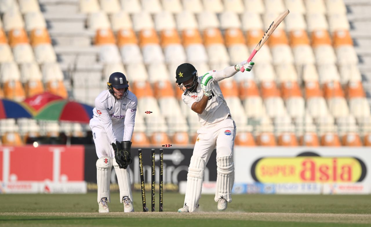 Jack Leach bowled Aamer Jamal to keep England fighting, Pakistan vs England, 2nd Test, Multan, 3rd day, October 17, 2024