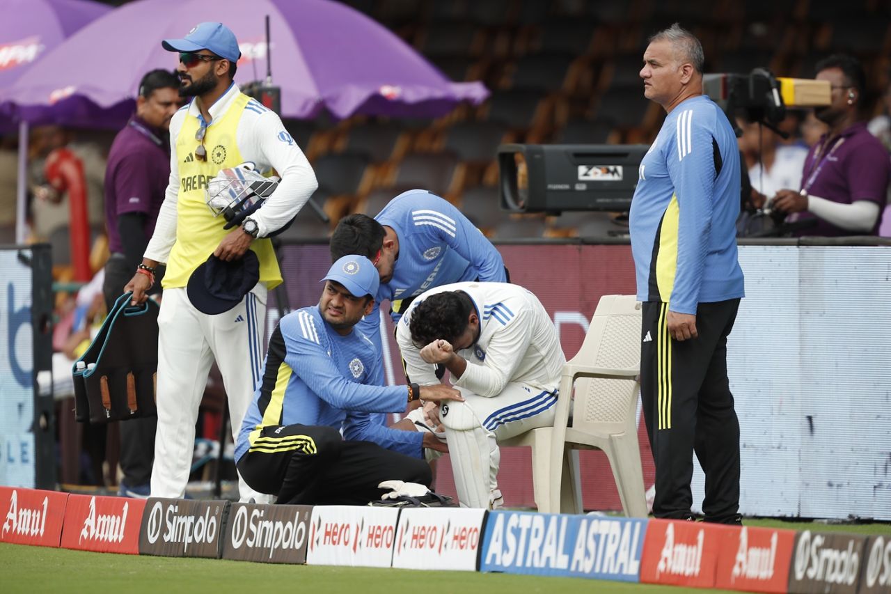 Rishabh Pant had to leave the field with a right knee problem, India vs New Zealand, 1st Test, Bengaluru, 2nd day, October 17, 2024