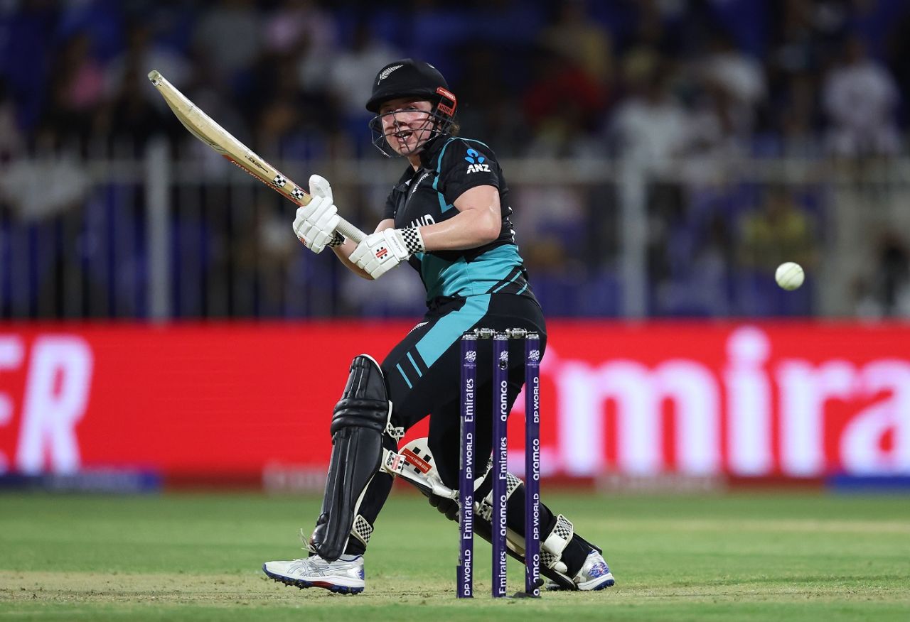 Georgia Plimmer couldn't connect her attempted scoops, West Indies vs New Zealand, Women's T20 World Cup, Sharjah, October 18, 2024