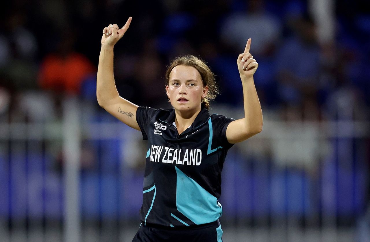 Eden Carson celebrates dismissing Qiana Joseph, New Zealand vs West Indies, Sharjah, Women's T20 World Cup, October 18, 2024