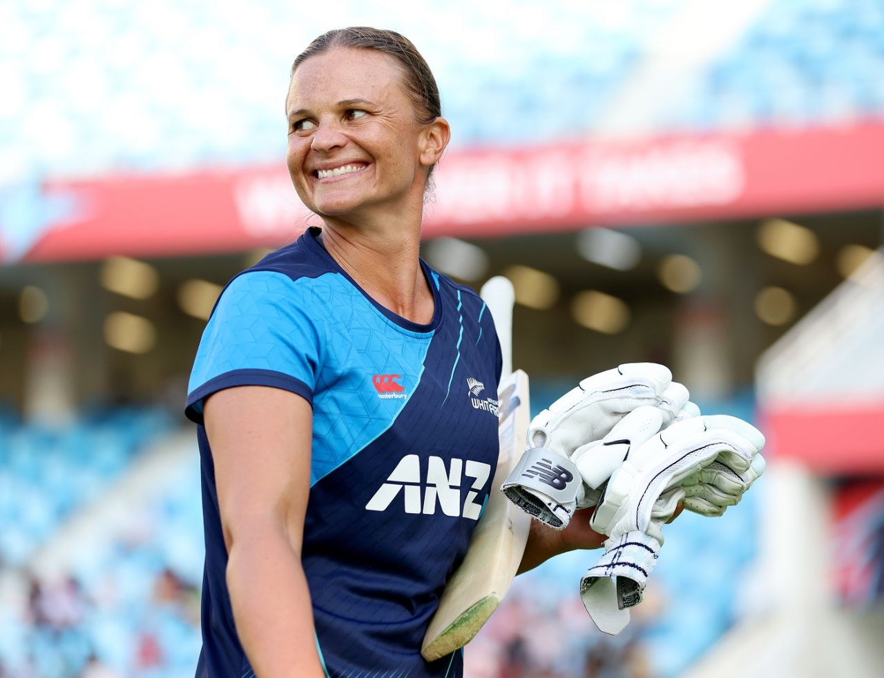 महिला टी20 वर्ल्ड कप इतिहास के 20 सबसे बड़े रिकॉर्ड पर एक नजर Suzie Bates sports a wide grin ahead of the final, South Africa vs New Zealand, Women's T20 World Cup, final, Dubai, October 20, 2024