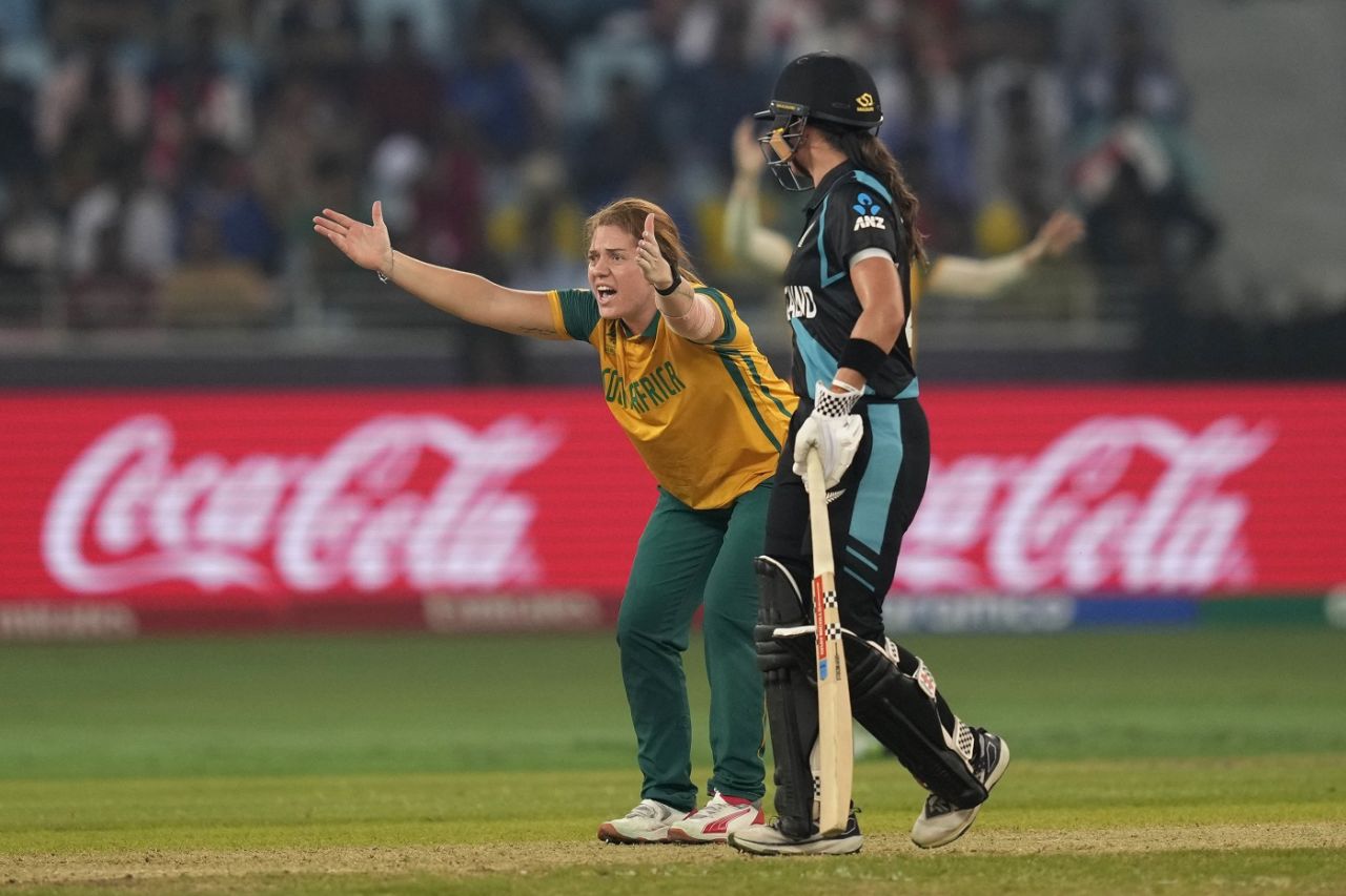 Nadine de Klerk struck with her second ball, South Africa vs New Zealand, Women's T20 World Cup, final, Dubai, October 20, 2024