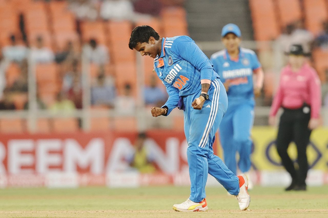 Deepti Sharma came up with a crucial strike, India vs New Zealand, 1st ODI, Ahmedabad, October 24, 2024