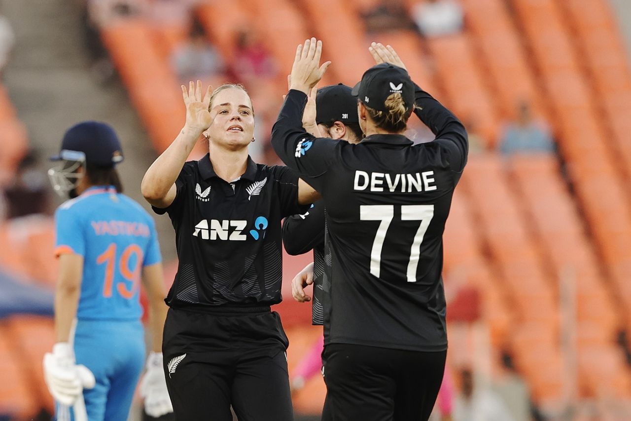 Jess Kerr picked two early wickets, India vs New Zealand, 2nd ODI, Ahmedabad, October 27, 2024