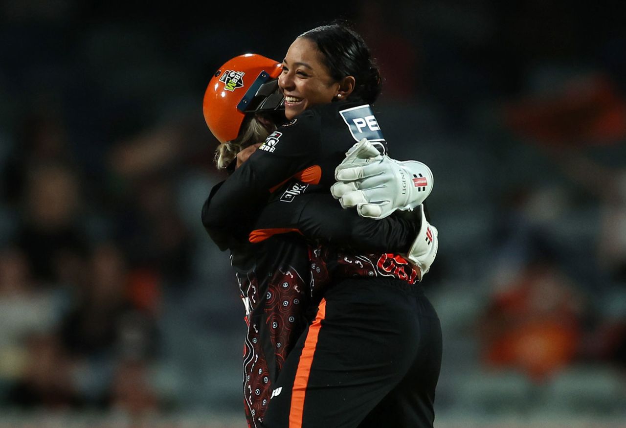 Alana King celebrates the key wicket of Ines Mckeon, Perth Scorchers vs Melbourne Stars, WBBL, WACA, October 27, 2024