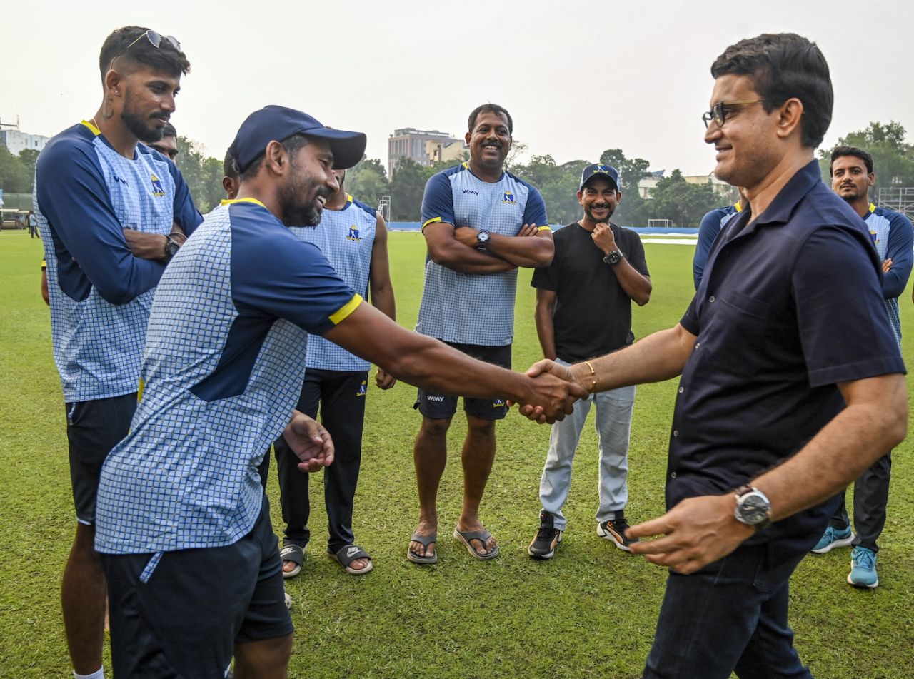 Wriddhiman Saha met Sourav Ganguly during the Ranji Trophy, Bengal vs Kerala, Ranji Trophy 2024-25, Kolkata, 1st day, October 26, 2024