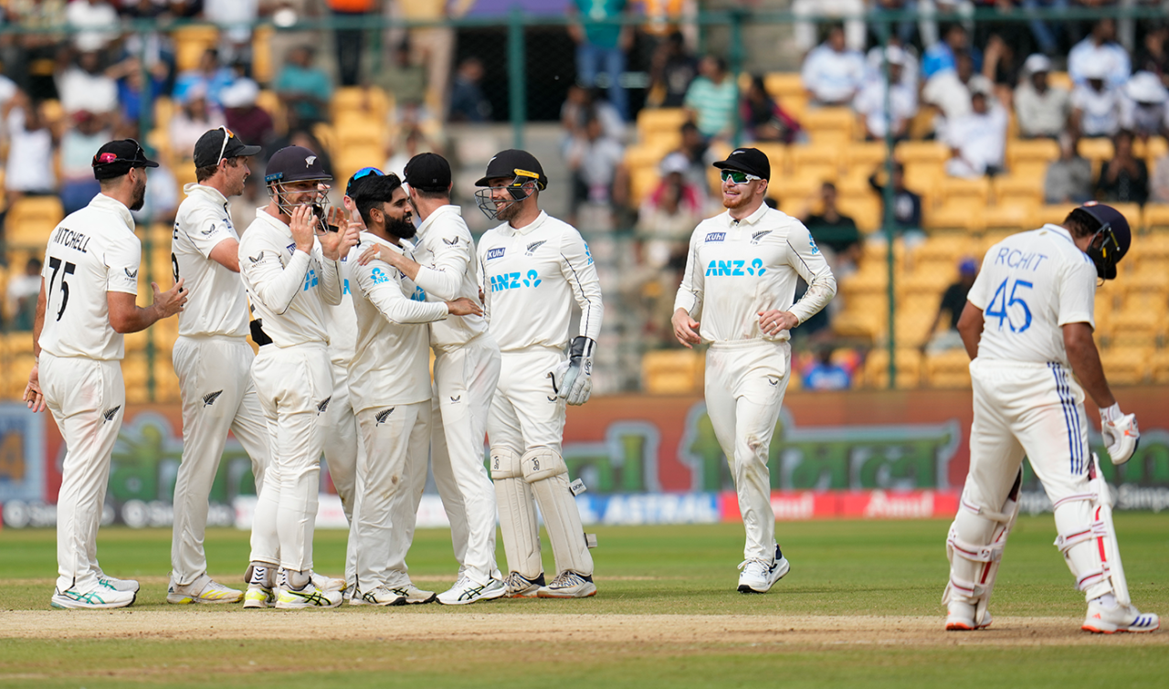 Ajaz Patel celebrates Rohit Sharma's dismissal with his team-mates, India vs New Zealand, 1st Test, Bengaluru, 3rd day, October 18, 2024