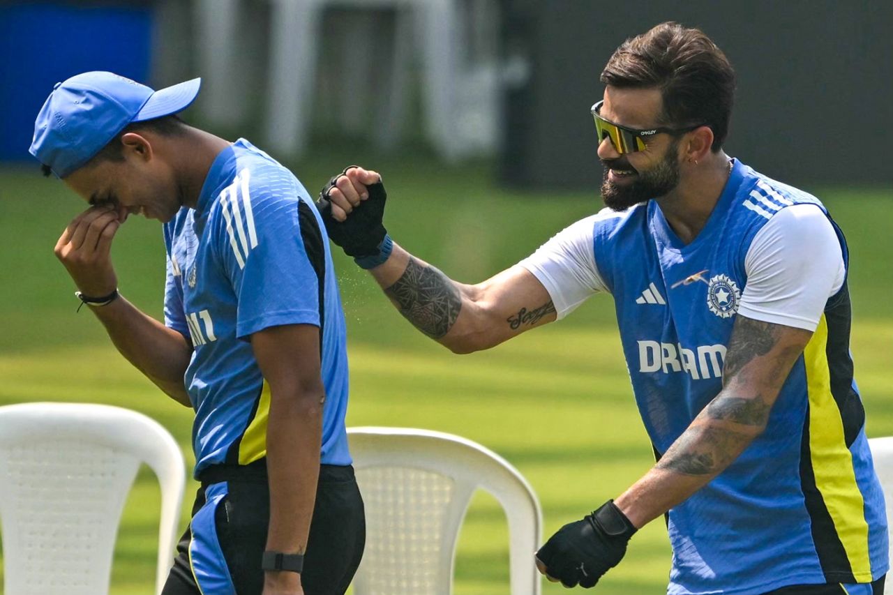Virat Kohli and Yashasvi Jaiswal share a light moment, Mumbai, October 30, 2024