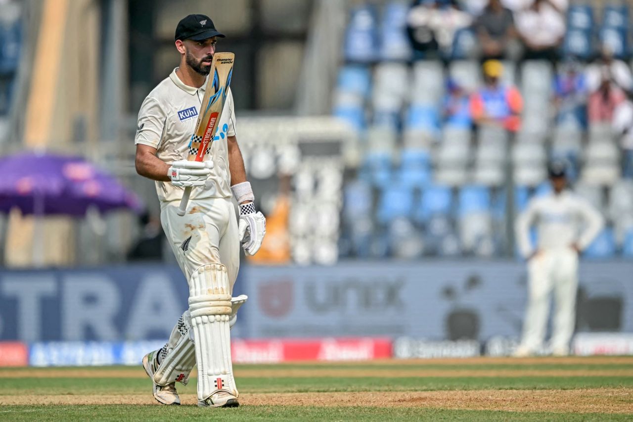 Daryl Mitchell celebrates his fifty, India vs New Zealand, 3rd Test, Mumbai, 1st day, November 1, 2024